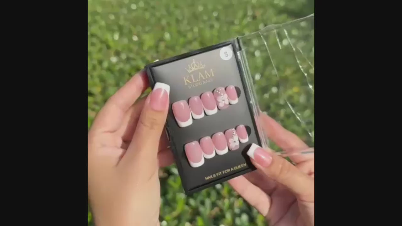 Elegant French Square